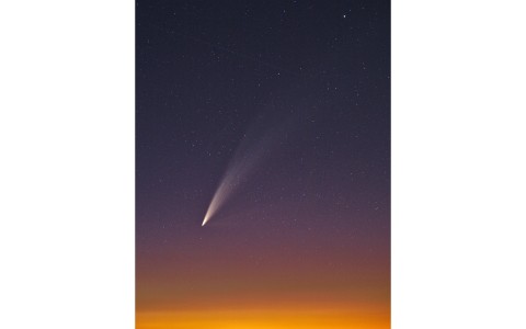 本周的太空照片：“ 2025年大彗星”的最后一景景观半百万年
