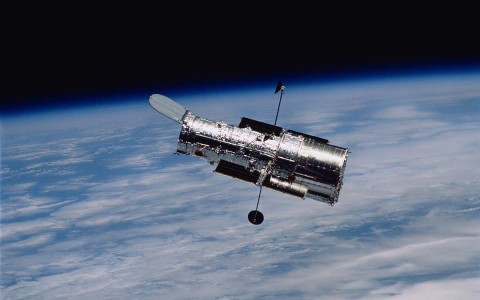 NASA正在为老化的哈勃太空望远镜尝试“风险”修复