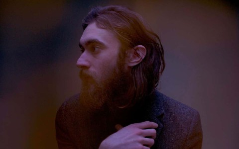 曾经从音乐会上尖叫？凯顿·亨森（Keaton Henson）在商店里有零食