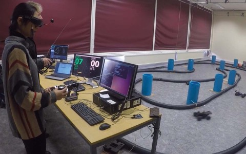 赛车机器人车将帮助AI学会适应现实世界